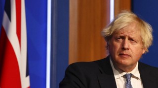 Boris Johnson'un iki bakanı istifa etti!