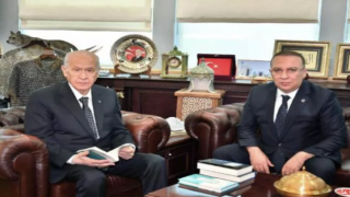 MHP lideri Bahçeli, MHP'nin 2 kitabını tanıttı