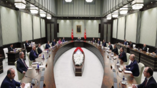 Kabine toplanıyor
