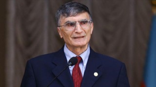 Prof. Dr. Aziz Sancar'dan büyük ilgi toplayan 'KKTC Tanınmalı' tişört!