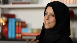 İstanbul Valisi Yerlikaya Öğretmenler Günü’nde Şehit Polisin Kızı Kübra Öğretmeni Misafir Etti