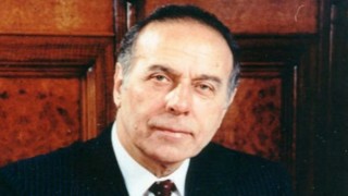 Haydar Aliyev anılıyor