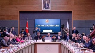 Başörtüsü teklifi TBMM Anayasa Komisyonu’nda kabul edildi