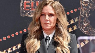 Elvis Presley'in tek çocuğu Lisa Marie hayatını kaybetti