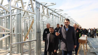 3 bin adet prefabrik ve çelik konstrüksiyondan oluşan geçici barınma evleri yapılıyor