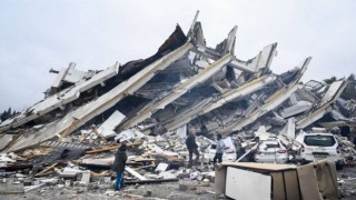 Depremde 3 bin 381 kişi hayatını kaybetti