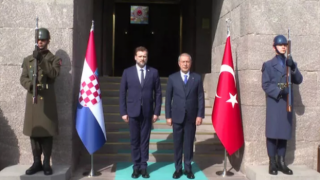 Bakan Akar, Hırvat mevkidaşı Banozic ile görüştü