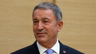 Bakan Akar'dan merak edilen soruya yanıt