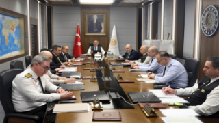 Milli Savunma Bakanı Akar birlik komutanlarıyla toplantı yaptı