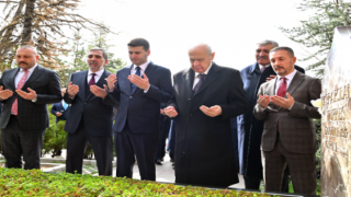 Alparslan Türkeş vefatının 26. yılında mezarı başında anıldı