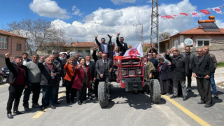 MHP'li Kılıç: "Vatandaşlarımızla hep kucaklaşıyoruz. Onlardan destek istiyoruz ve isteklerini dinliyoruz"