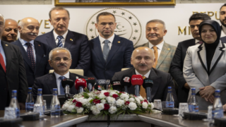 Bakanlıklarda devir-teslim töreni!