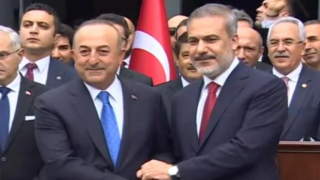 Çavuşoğlu, Dışişleri Bakanlığı görevini Hakan Fidan'a devretti