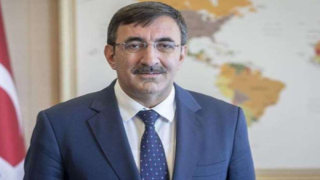 Cumhurbaşkanı Yardımcısı Yılmaz: "Yeni asgari ücret çalışanlarımıza, ailelerine ve işverenlerimize hayırlı olsun"