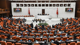 Memur ve emekli aylıklarını arttıran teklif Meclis'te kabul edildi