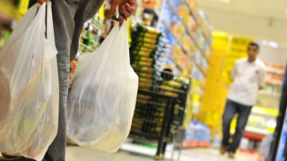 Plastik poşet ücreti 25 kuruş olarak devam edecek