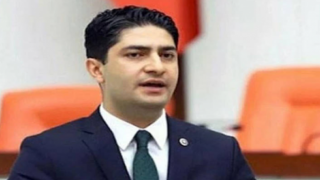"Taş kırılır, tunç erir ama Türklük ebedidir"