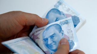Çalışan emeklilere 5 bin lira ödemesi Torba Kanuna eklendi