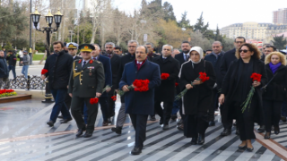 Azerbaycan'da Hocalı Soykırımı'nın kurbanları anılıyor