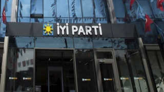 İP'de istifa depremi!