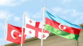 Bakü'de 3'lü Dışişleri Bakanları toplantısı başladı