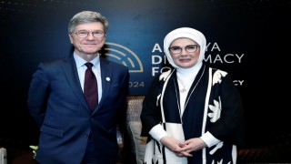 Emine Erdoğan BM Sürdürülebilir Kalkınma Çözümleri Ağı Başkanı Sachs ile görüştü