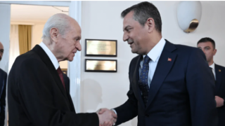 MHP lideri Bahçeli, Özgür Özel'i kabul etti