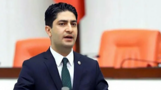 MHP'li Özdemir: "Bize ait olan adalarımızı verelim mi diyorlar?"